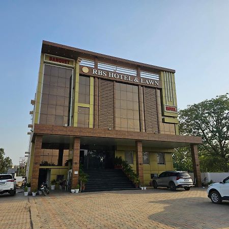 Rbs Hotel And Lawn Ayodhya Bagian luar foto